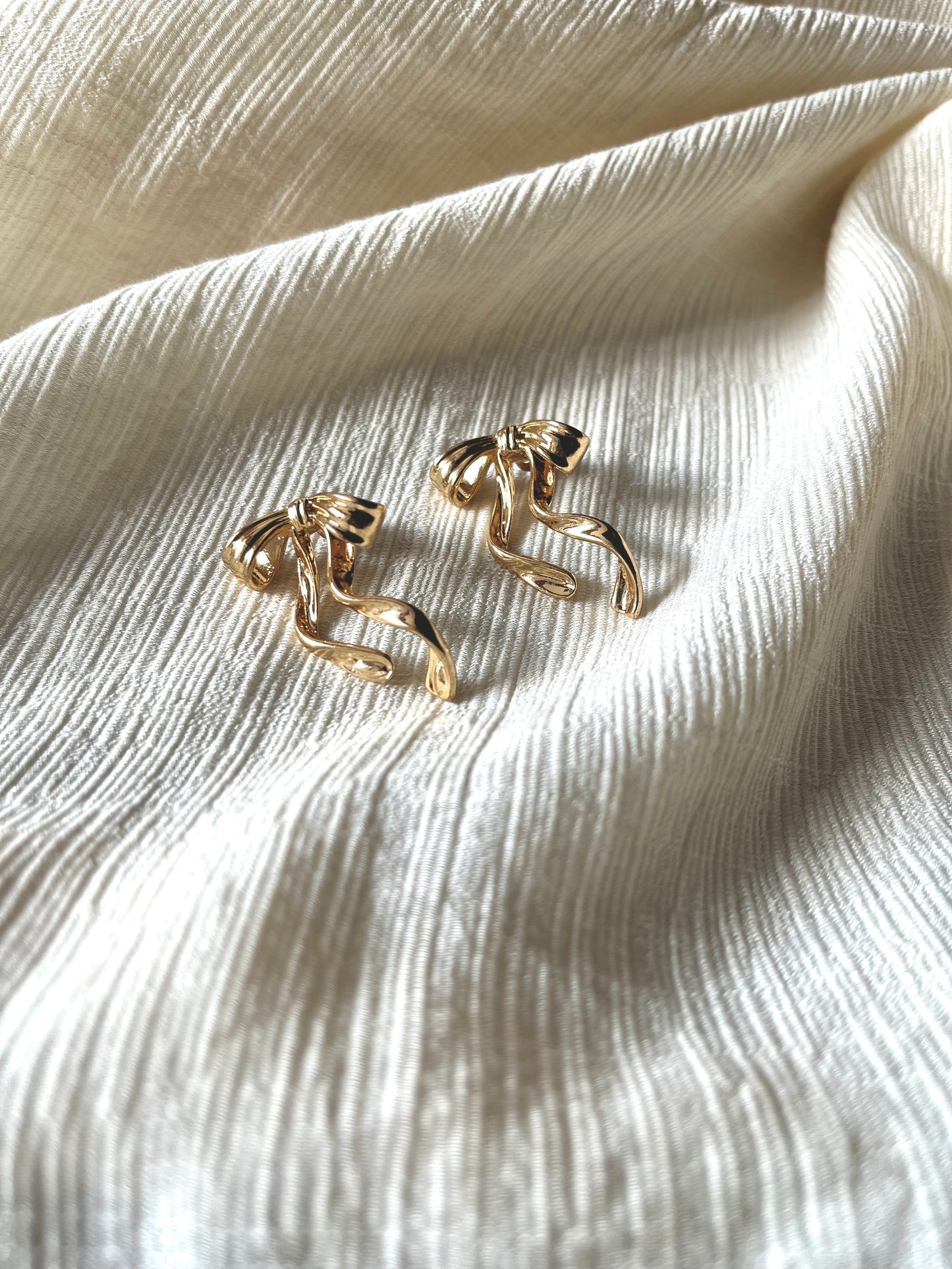 Cleo Twisted Drop Earrings - Gold