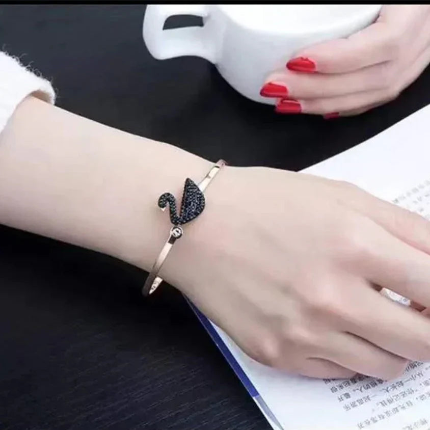 Black Swan Elegance Bracelet