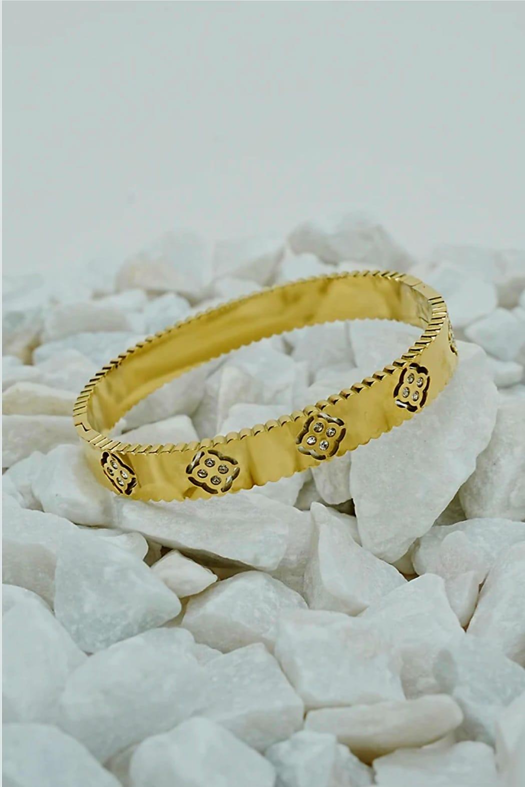14K Gold Plated Textured Stone Bangle