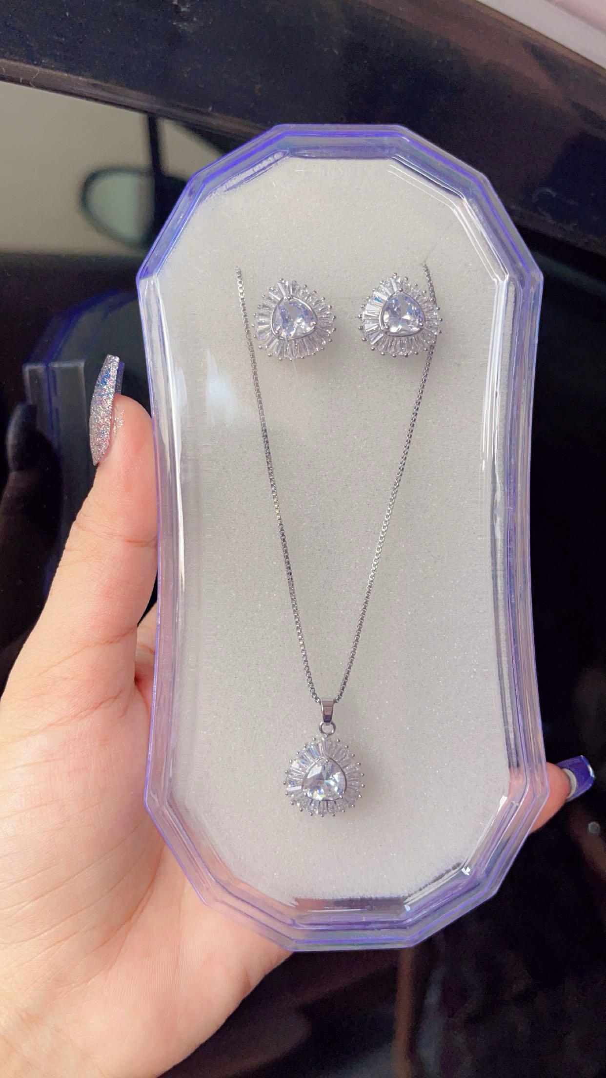 Pear Shape Lovebright Diamond Pendant necklace Necklace Gleamora