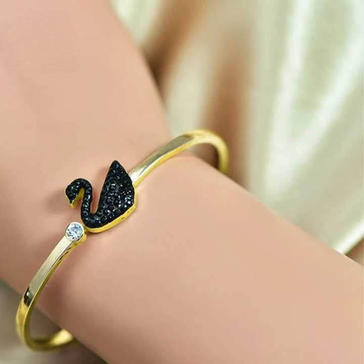 Black Swan Elegance Bracelet