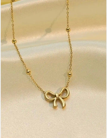 The Bow Pendant Necklace