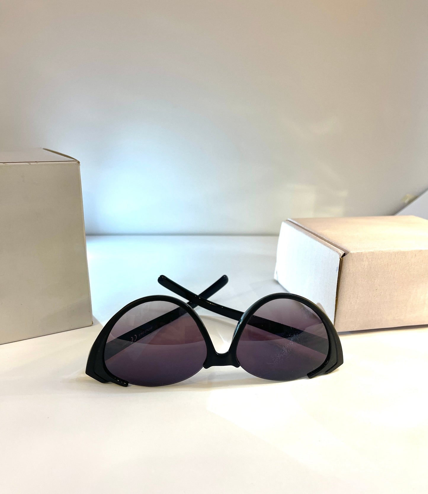 Black Cat Eye Sunglasses – UV400 Gradient Lenses