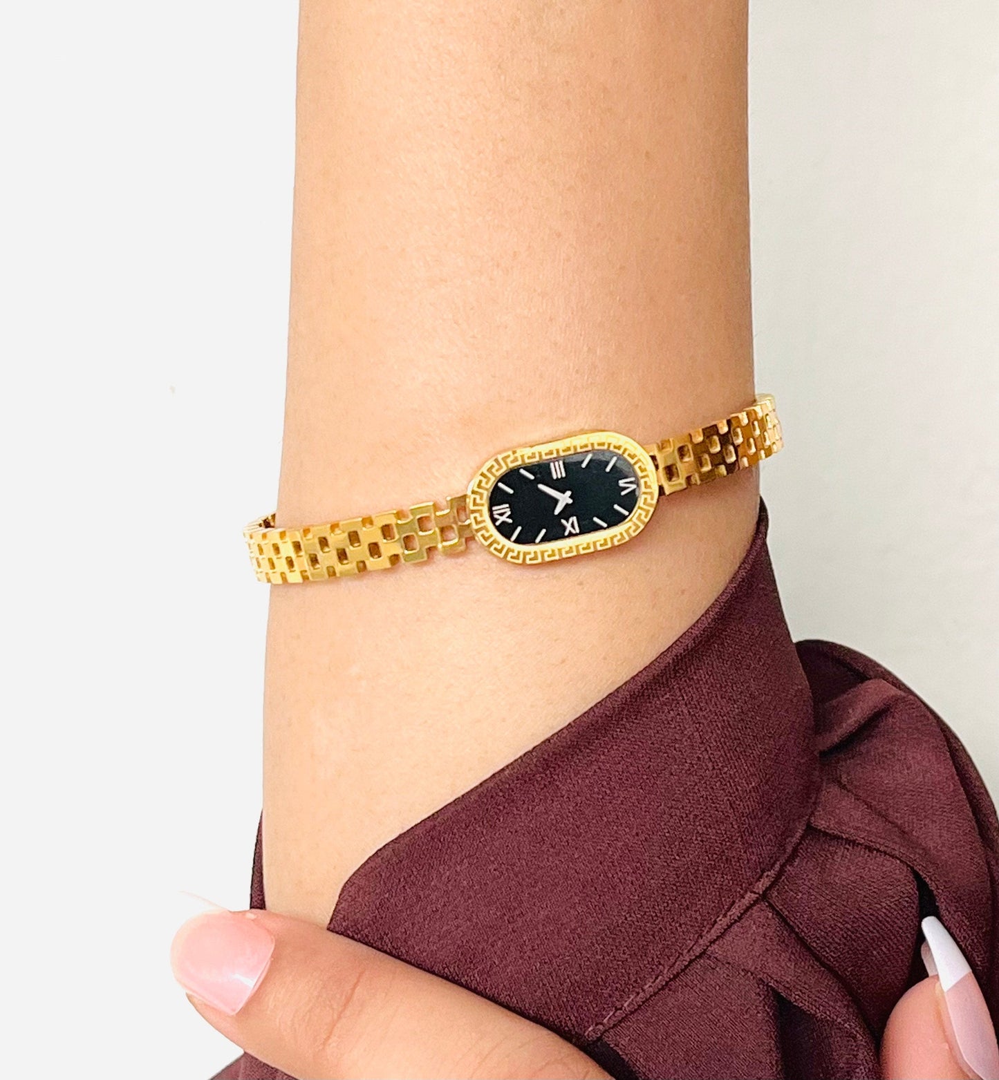 14K Gold-Plated Royal Bracelet Watch – Black Dial