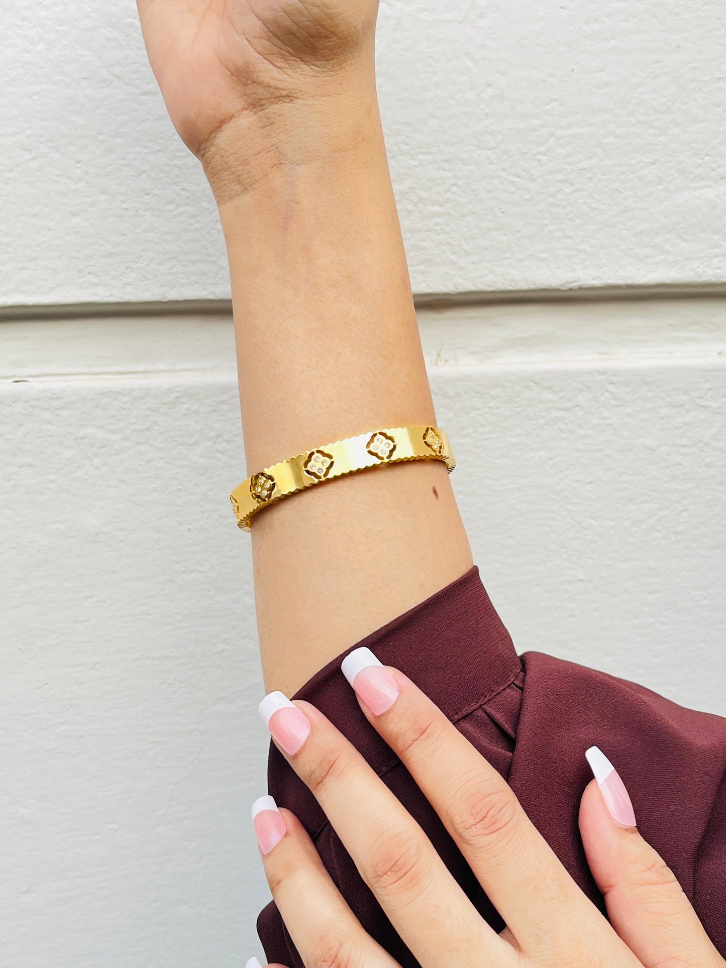 14K Gold Plated Textured Stone Bangle