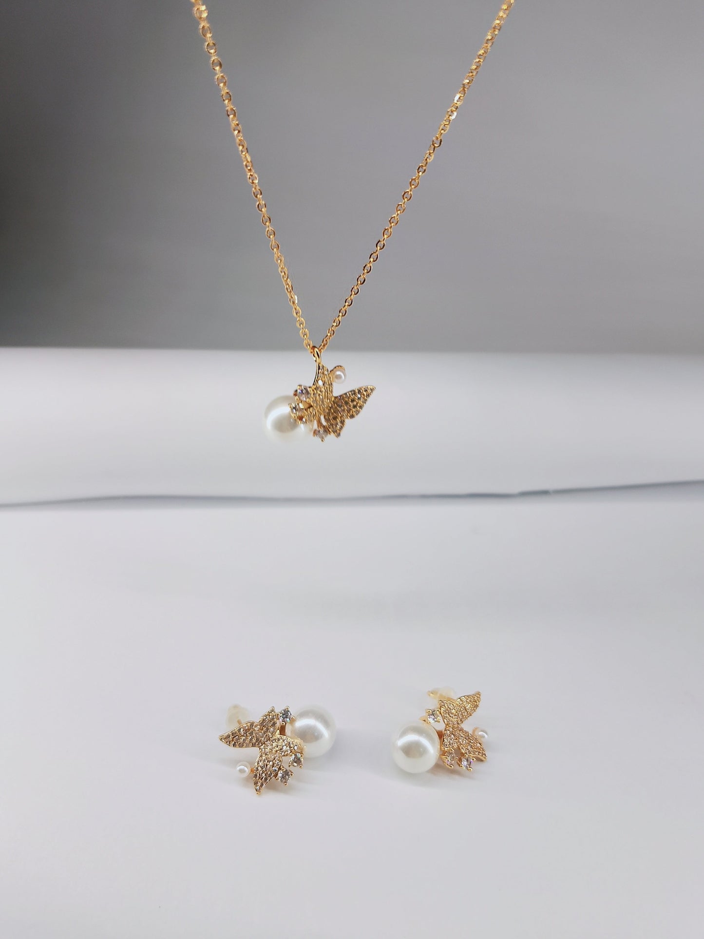 Vintage Butterfly Pendant Necklace and Earrings Set Jewelry Necklace Gleamora 