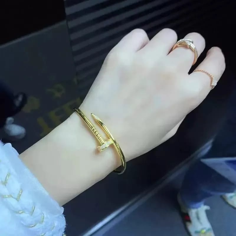Minimalist Nail Bracelet - Gold Plated